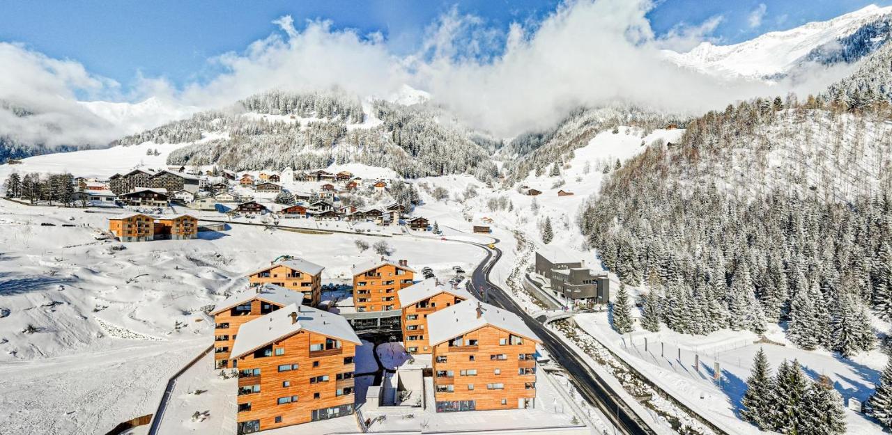Catrina Resort Disentis Bagian luar foto