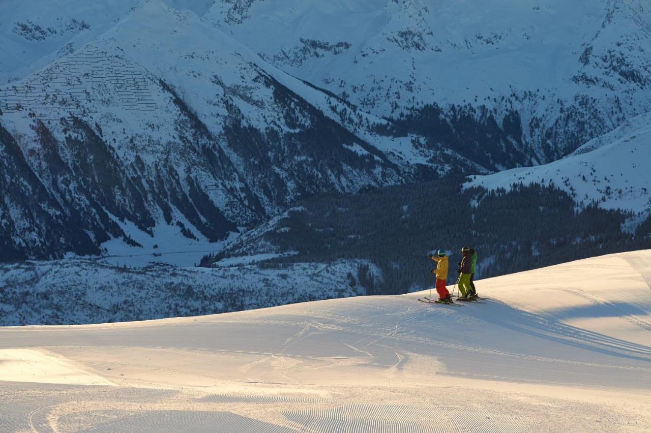 Catrina Resort Disentis Bagian luar foto