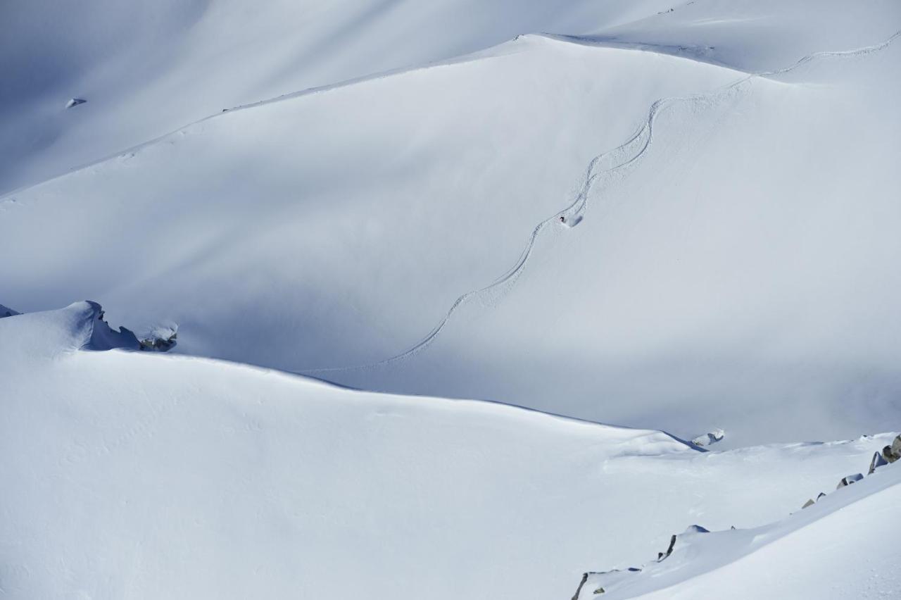 Catrina Resort Disentis Bagian luar foto