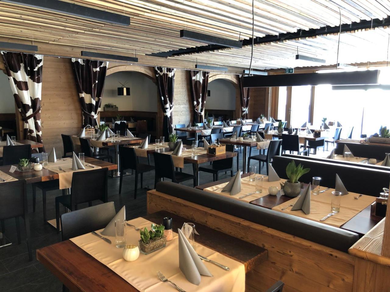 Catrina Resort Disentis Bagian luar foto