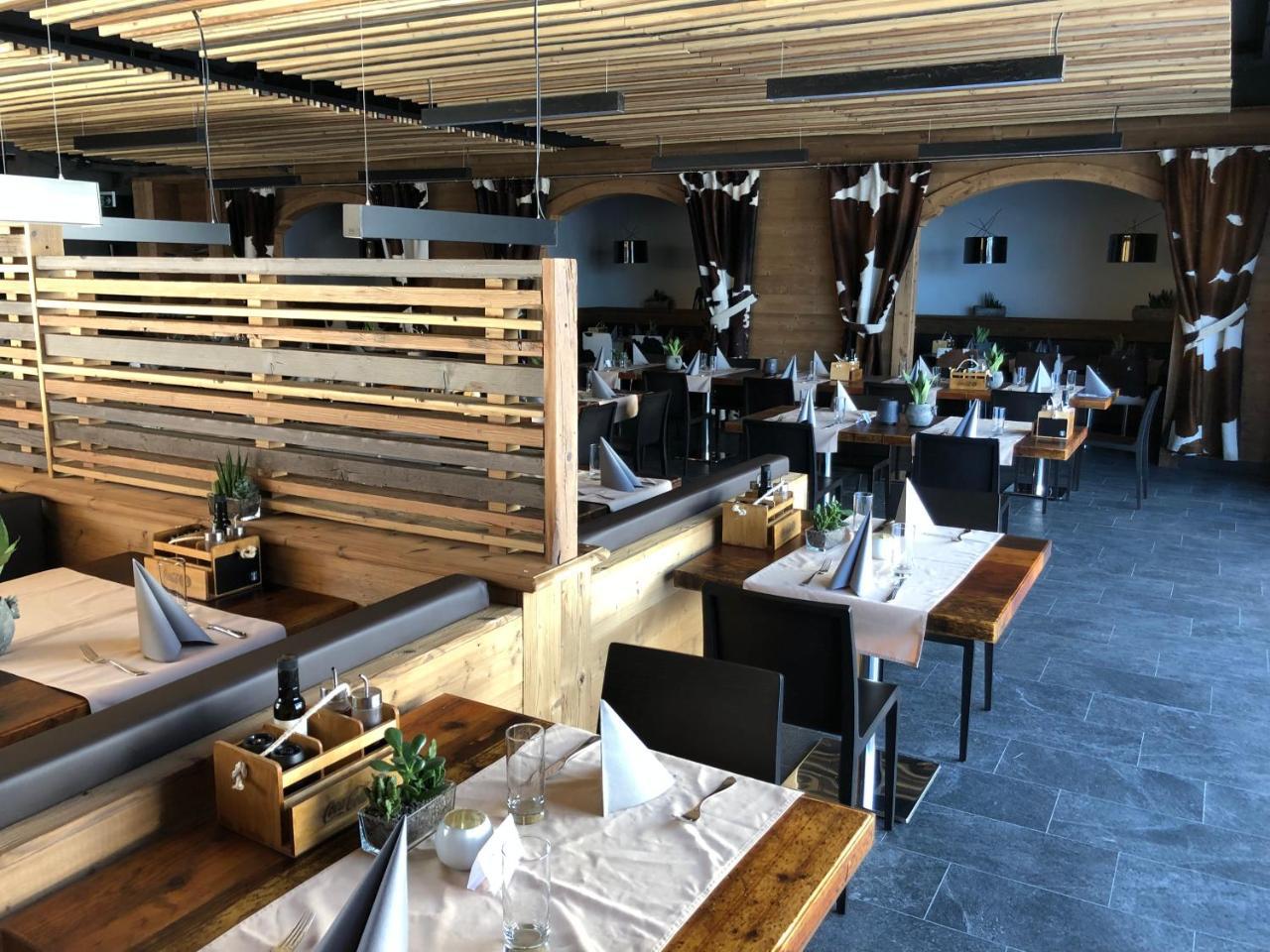 Catrina Resort Disentis Bagian luar foto