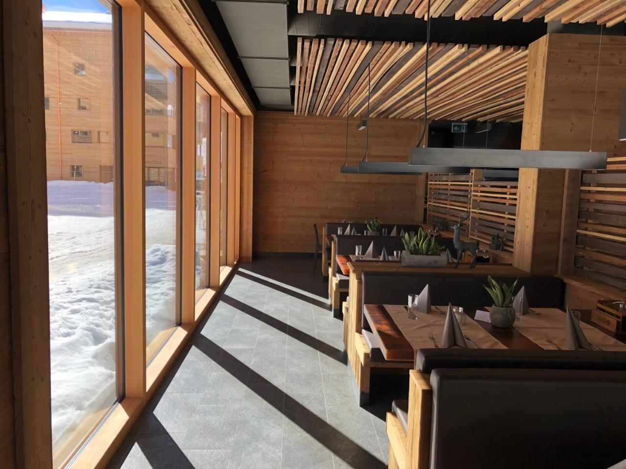 Catrina Resort Disentis Bagian luar foto